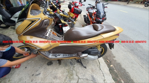 Đồ chơi xe PCX 2011