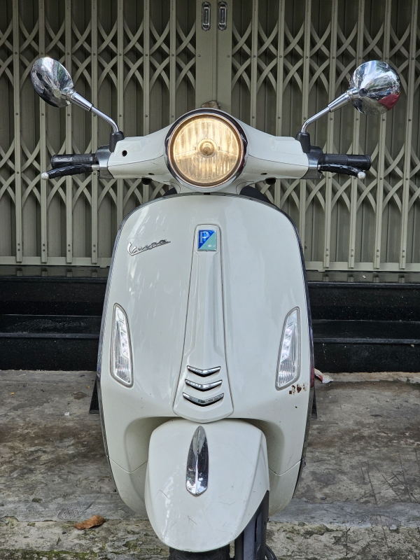 Vespa Primavera độ đầu đèn Vespa Sprint - Phương Vy