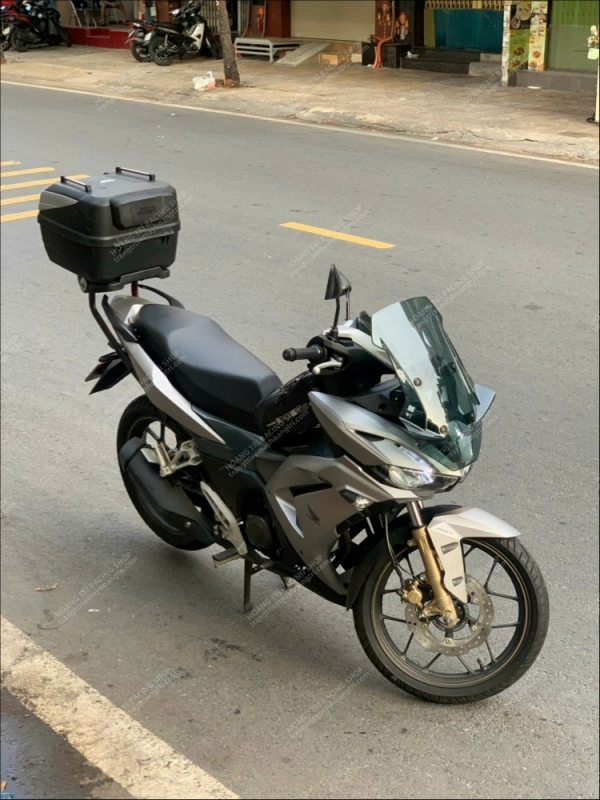 Kính chắn gió ADV-Zhipat Winner X