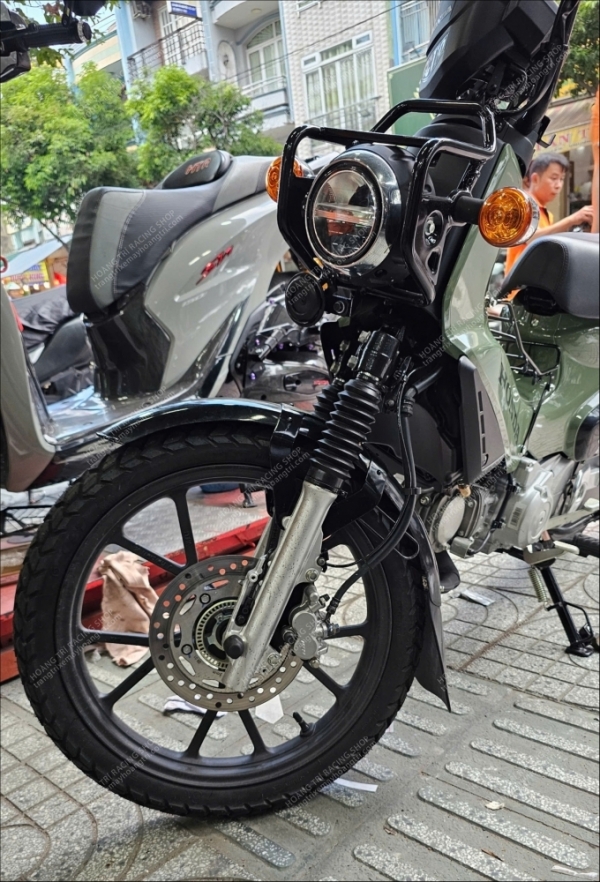Bộ sưu tập ảnh Cross Cub 110 độ bánh Căm Scarlet của MR Phương