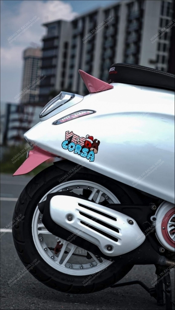 Vespa Sprint Thái Lan độ phong cách Hello Kitty 