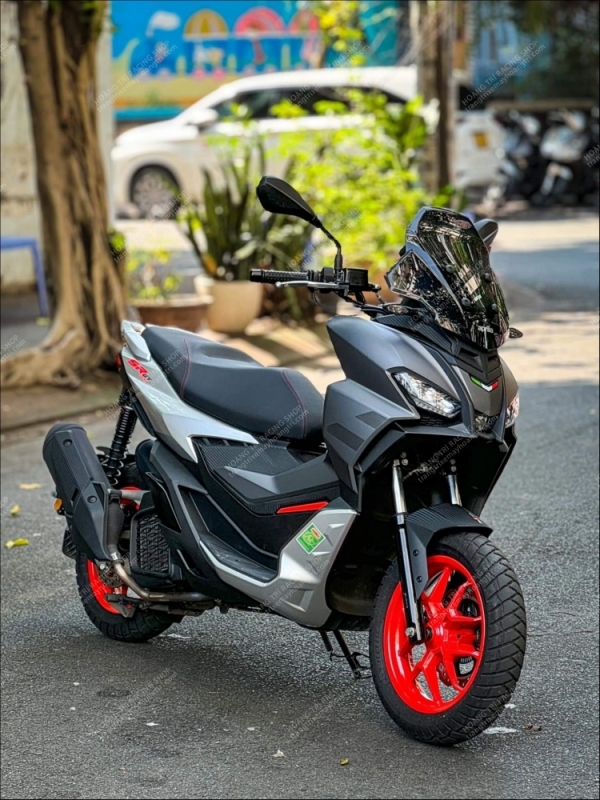 Sưu tầm ảnh đẹp Aprilia SR GT 200