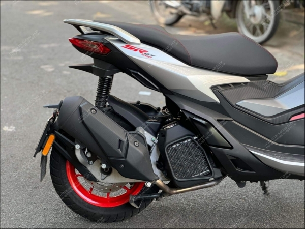 Sưu tầm ảnh đẹp Aprilia SR GT 200