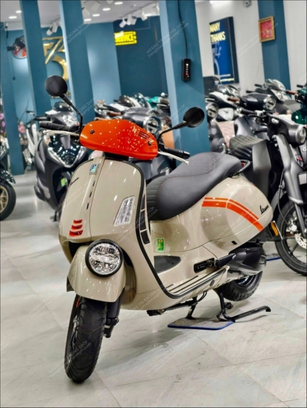 Sưu tầm ảnh đẹp Vespa GTV 300 
