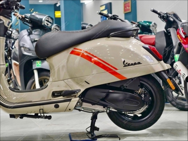 Sưu tầm ảnh đẹp Vespa GTV 300 