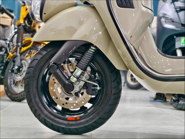 Sưu tầm ảnh đẹp Vespa GTV 300 