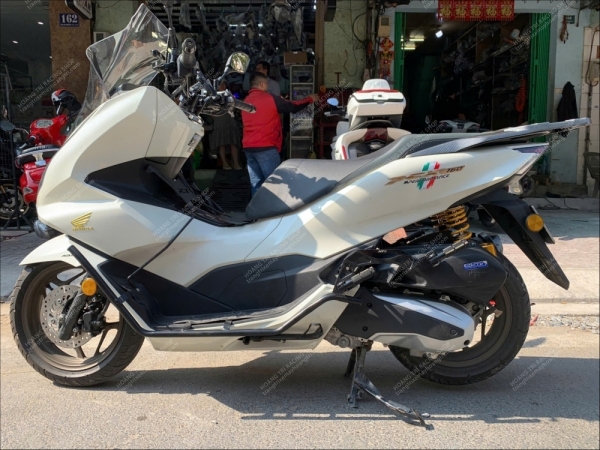 Gác chân phụ HTR PCX 160 - Gác chân Family