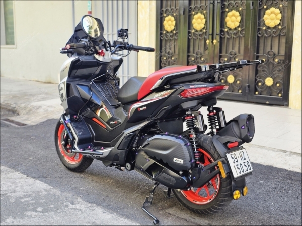 Van Bao - Aprilia SR GT 200