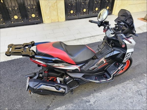 Van Bao - Aprilia SR GT 200