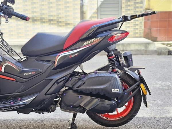 Van Bao - Aprilia SR GT 200