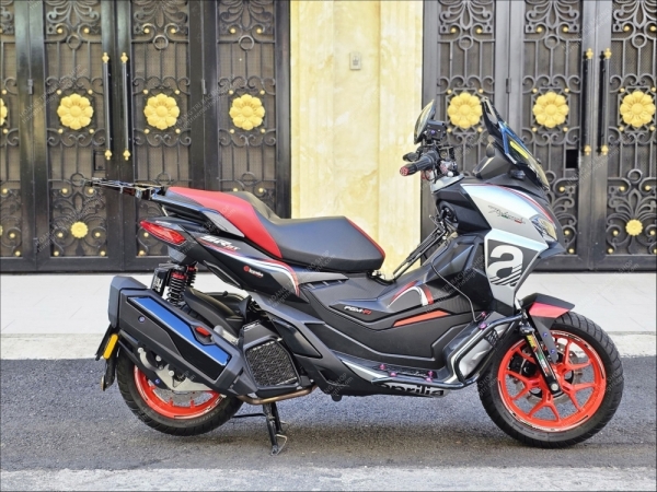 Van Bao - Aprilia SR GT 200