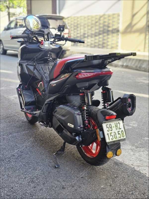 Van Bao - Aprilia SR GT 200