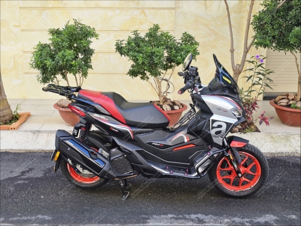 Van Bao - Aprilia SR GT 200