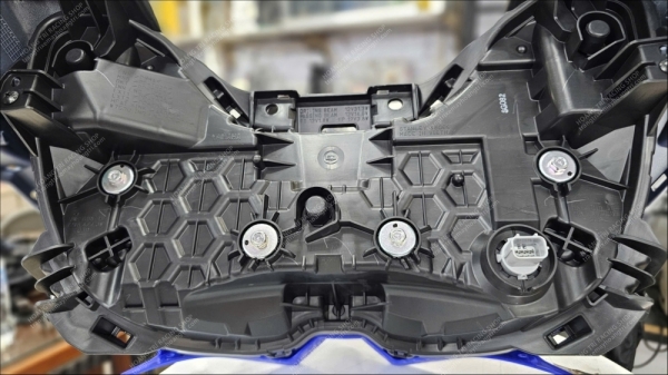 Chi tiết phụ tùng xe Yamaha NVX V3 